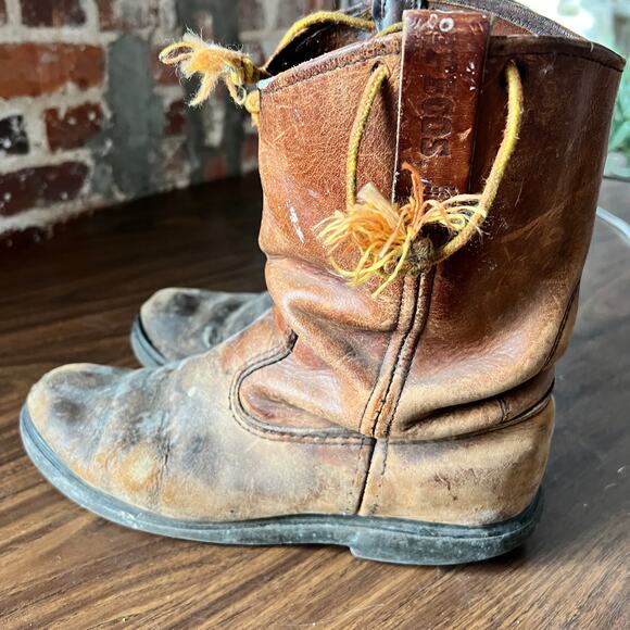 Destroyed Thrashed Men\'s Red Wing Boots Size 8.5 D main image 5